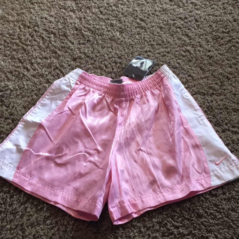 NWTs Nike girls pink soccer shorts Sz M (10-12)